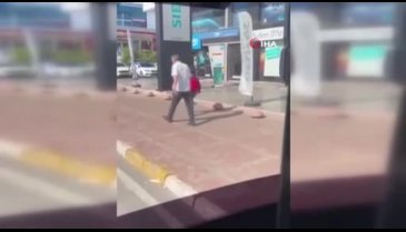 Antalya'da yolcu dolu otobüsü park edip işi bıraktı!
