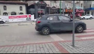Bursa'da yol ortasında ilginç anlar!