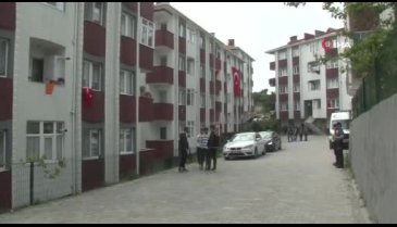 Şehit Özcan İlhan'ın baba ocağı Türk bayraklarıyla donatıldı