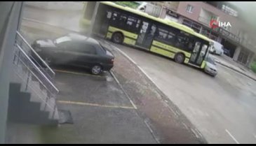 Bursa'da dikkatsizlik sonucu meydana gelen kazalar kamerada!