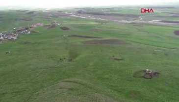 Erzurum'da bahar yağmurlarının gelmesiyle çiftçinin yüzü güldü