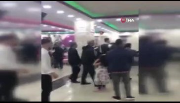Bursa'da düğünde meydan kavgası, masa ve sandalyeler havada böyle uçuştu!