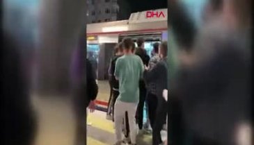 Marmaray'da iki grup arasında kavga çıktı