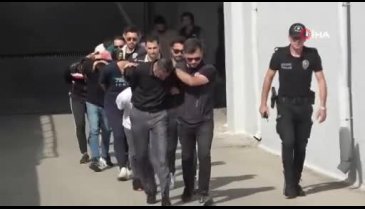 Adana'da "Sazan Sarmalı" operasyonunda gözaltına alınan şüpheliler adliyede