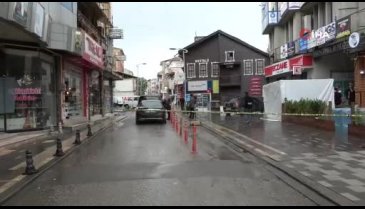 Malatya'da ağır hasarlı binaların yıkım işlemi sürüyor