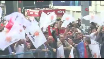 Bursalılar 15 Temmuz Demokrasi Meydanı'na akın etti