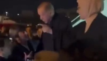 Erdoğan ile fotoğraf çektirmek isteyen Rıdvan Dilmen'e Emine Erdoğan "Dur" dedi