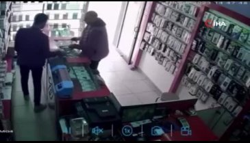 Bursa'da müşteri olarak geldi, dolandırıp gitti
