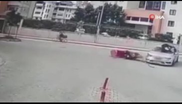 Bursa'da ters şeride girerek dönüş yapmak isterken, kaza yaptı