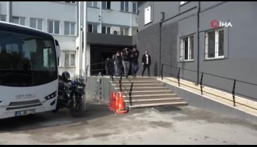 Bursa merkezli fuhuş operasyonunda 17 zanlı adliyede