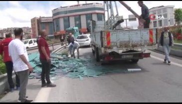 İstanbul'da kamyonet yan yattı, camlar yola savruldu!