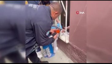 Kayseri'de 7 yaşındaki çocuk kafasını demir korkuluklara sıkıştırdı!