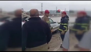 Bursa'da otomobil bariyerlere ok gibi saplandı