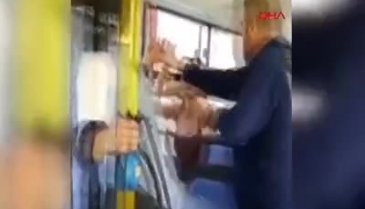 Ankara'da kadınların kavgasını ayırmak isterken tokat yedi!