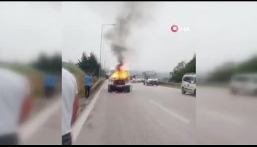 Bursa'da servis minibüsü seyir halindeyken alev alev yandı!