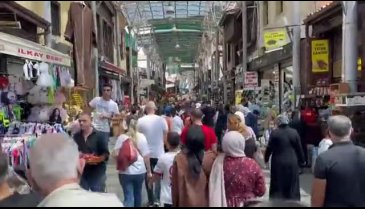Bursa Kapalı Çarşı'da bayram yoğunluğu başladı