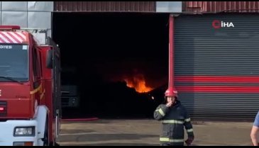 Kocaeli'de geri dönüşüm fabrikasında yangın