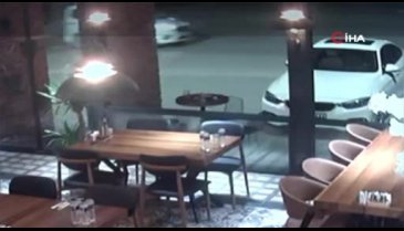 Bursa'da otomobil ile motosiklet kafa kafaya çarpıştı: 1 ağır yaralı
