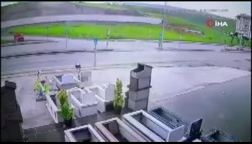 Ankara'da otomobil kontrolden çıktı! Park halindeki araca çarptı