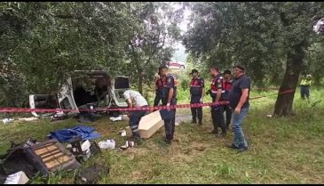 Bursa Orhangazi'de kontrolden çıkan araç zeytinliğe uçtu:&nbsp;1 Ölü