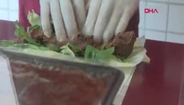Vedat Milor yeni bir tartışma başlattı! Çiğ köfte mi kısır mı?