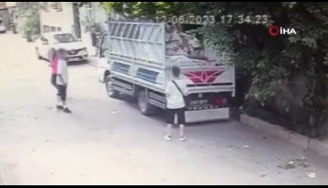 Bursa'da 3 çocuğun oyunu kamyoneti kullanılamaz hale getirdi