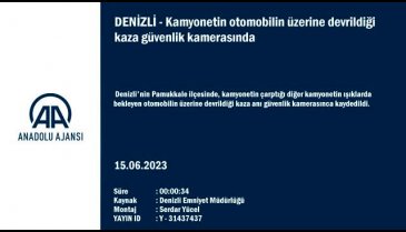 Denizli'de kamyonet otomobilin üzerine devrildi!