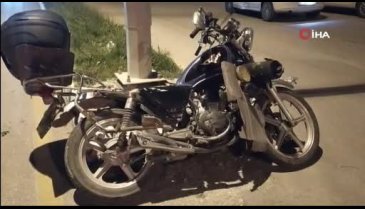 Çorum'da otomobile çarpan motosikletin sürücü yaralandı