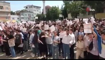 Deprem bölgesinden Bursa'ya gelen öğrencilerin takdir sevinci