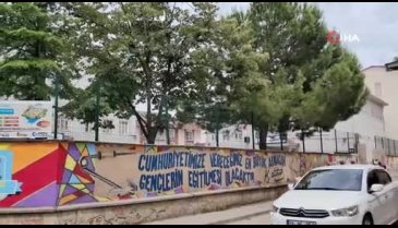 Bursa'da eşini bıçakla yaralayan şahıs, kızının karne töreninde yakalandı