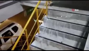 Bursa'da ağaçlar devrildi, otoparklar şelaleye, yollar göle döndü