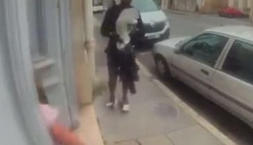Fransa'da yaşlı kadın ve küçük çocuğa göçmen saldırısı