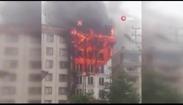 Artvin'de 6 katlı otel alevlere teslim oldu