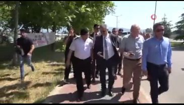 Bursa'da İl Jandarma Komutanı ve İl Emniyet Müdürü bayram tatiline çıkan yolcuları uğurladı