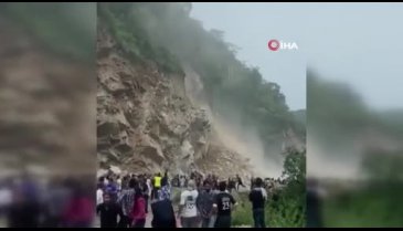 Hindistan'da sel ve toprak kayması sonucunda 9 kişi hayatını kaybetti!