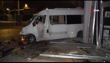 Bursa'da servis minibüsü restorana girdi! 1 ölü, 4 yaralı