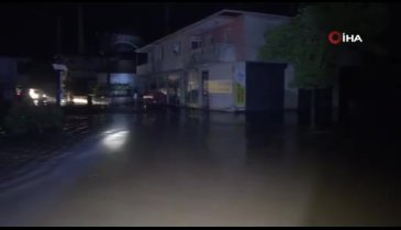 Dere yükseldi, mahalleyi su bastı