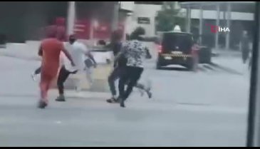 İstanbul'da eğlence mekanı çıkışında kavga!