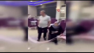 Bursa'da düğünde gelin ve damada 45 metre para takıldı