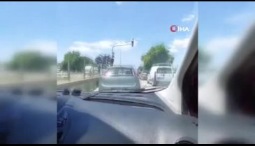 Bursa'da sürücünün bir anlık dalgınlığı kazaya sebep oldu!