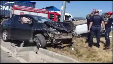 Bursa'da iki otomobil çarpıştı! 1 ölü, 4 yaralı