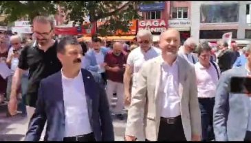 Bursa'da İYİ Parti'nin basın açıklaması sonrası gergin anlar!