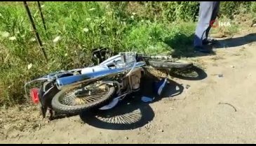 Bursa'da motosiklet kamyonete çarptı, genç sürücü hastaneye kaldırıldı