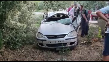 Bursa'da kontrolden çıkan otomobil zeytinliğe daldı! 1 ölü, 1 ağır yaralı