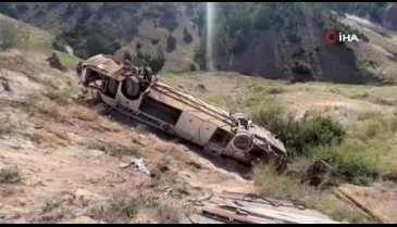 Kars'ta yolcu otobüsü şarampole uçtu! Çok sayıda ölü ve yaralı