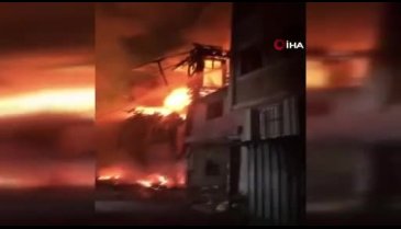 İstanbul'da 2 katlı metruk binada yangın çıktı!