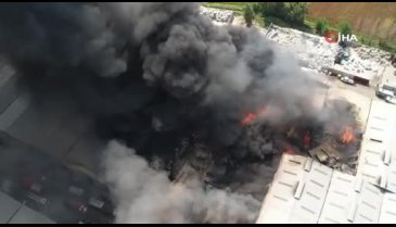 Adana'daki geri dönüşüm tesisi yangını 18 fabrikaya sıçradı