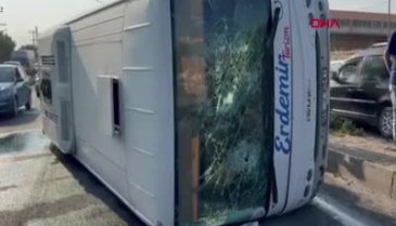 Manisa'da işçi servisi devrildi, 25 kişi yaralandı