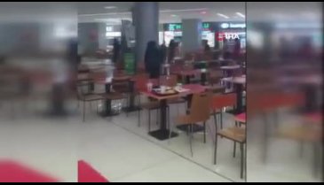 Bursa'da AVM'de yangın çıktı, vatandaşlar yemeklerini bırakıp kaçtı