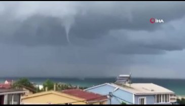 İstanbul'da Karaburun Sahili'nde hortum çıktı